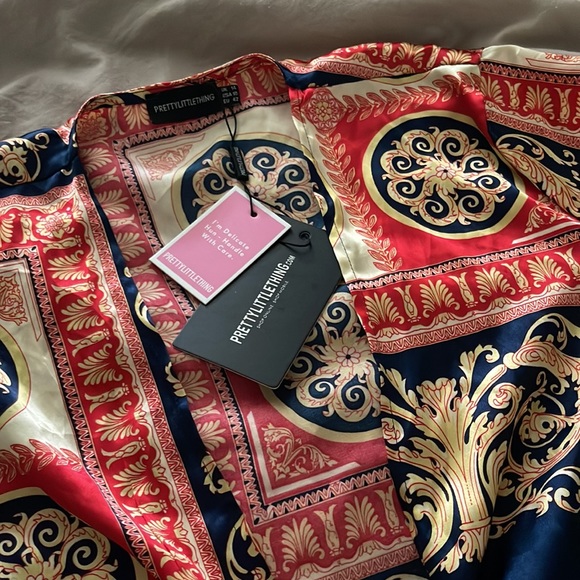 Brand new the front blouse - Picture 2 of 4